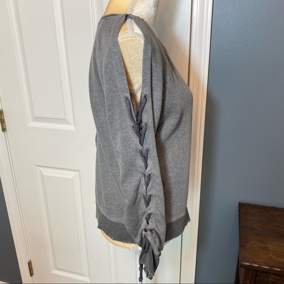 Lucky Brand Distressed Off-the-shoulder Crewneck Sweatshirt - Picture 4 of 11